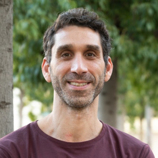 ליאור שחר 